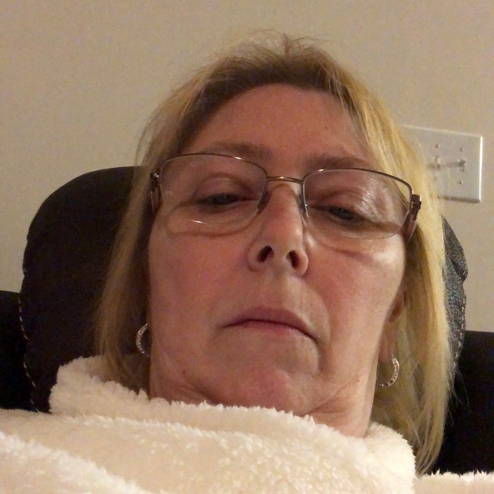 Meet your Posher, Carrie